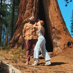 Meet your Poshers, Shelby and Juan